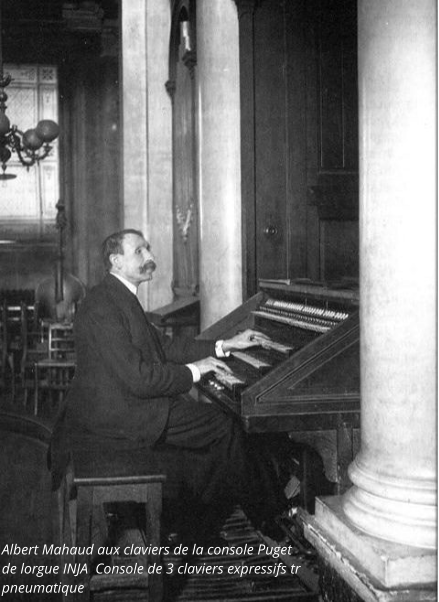 Albert Mahaud aux claviers de la console Puget de lorgue INJA  Console de 3 claviers expressifs tr pneumatique