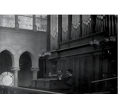 Pierre Kunc à l'orgue de la chapelle de l'école Ste Geneviève de la rue Lhomond à Paris, vers 1895.