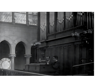 Pierre Kunc à l'orgue de la chapelle de l'école Ste Geneviève de la rue Lhomond à Paris, vers 1895.